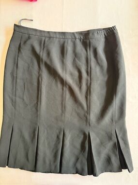 Jones Studio Black Midi Pleated Panel Skirt